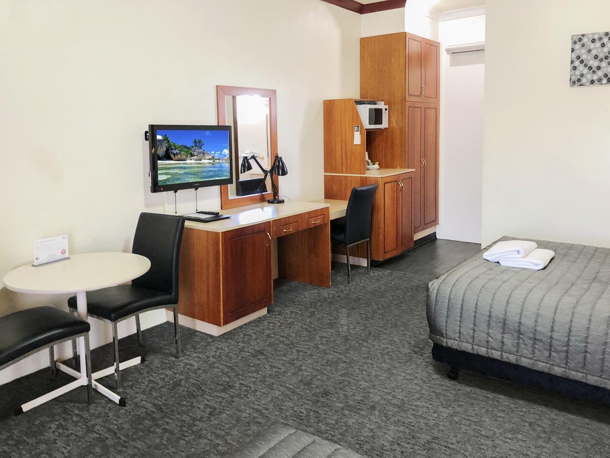 Leeton Heritage Motor Inn Экстерьер фото