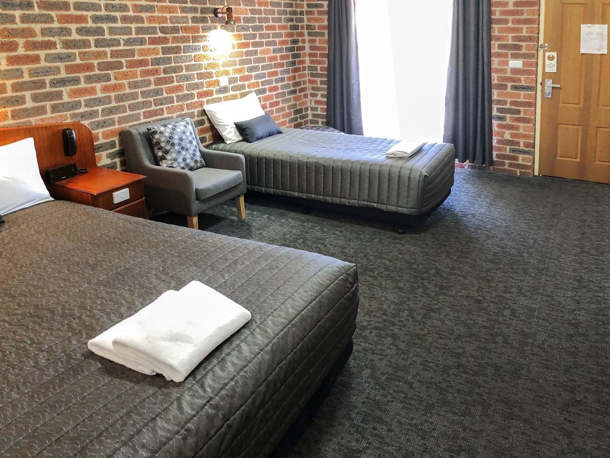 Leeton Heritage Motor Inn Экстерьер фото