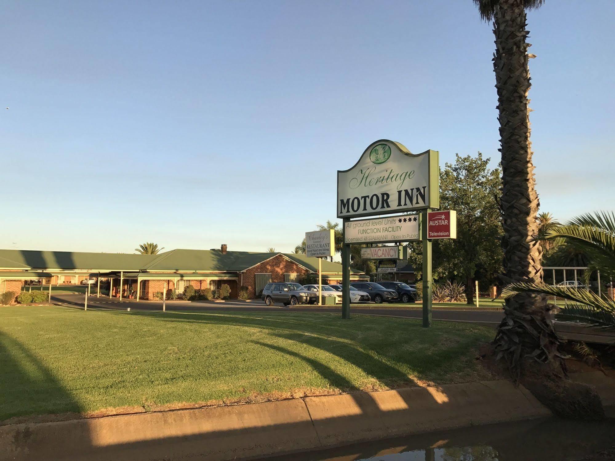 Leeton Heritage Motor Inn Экстерьер фото