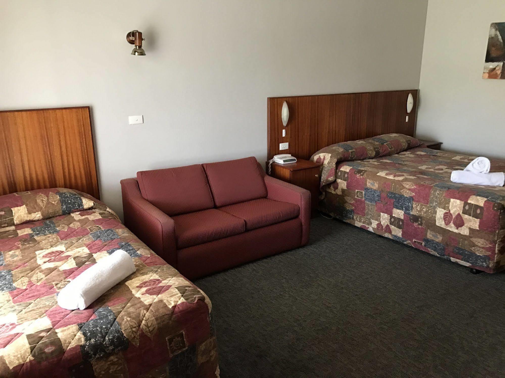 Leeton Heritage Motor Inn Экстерьер фото