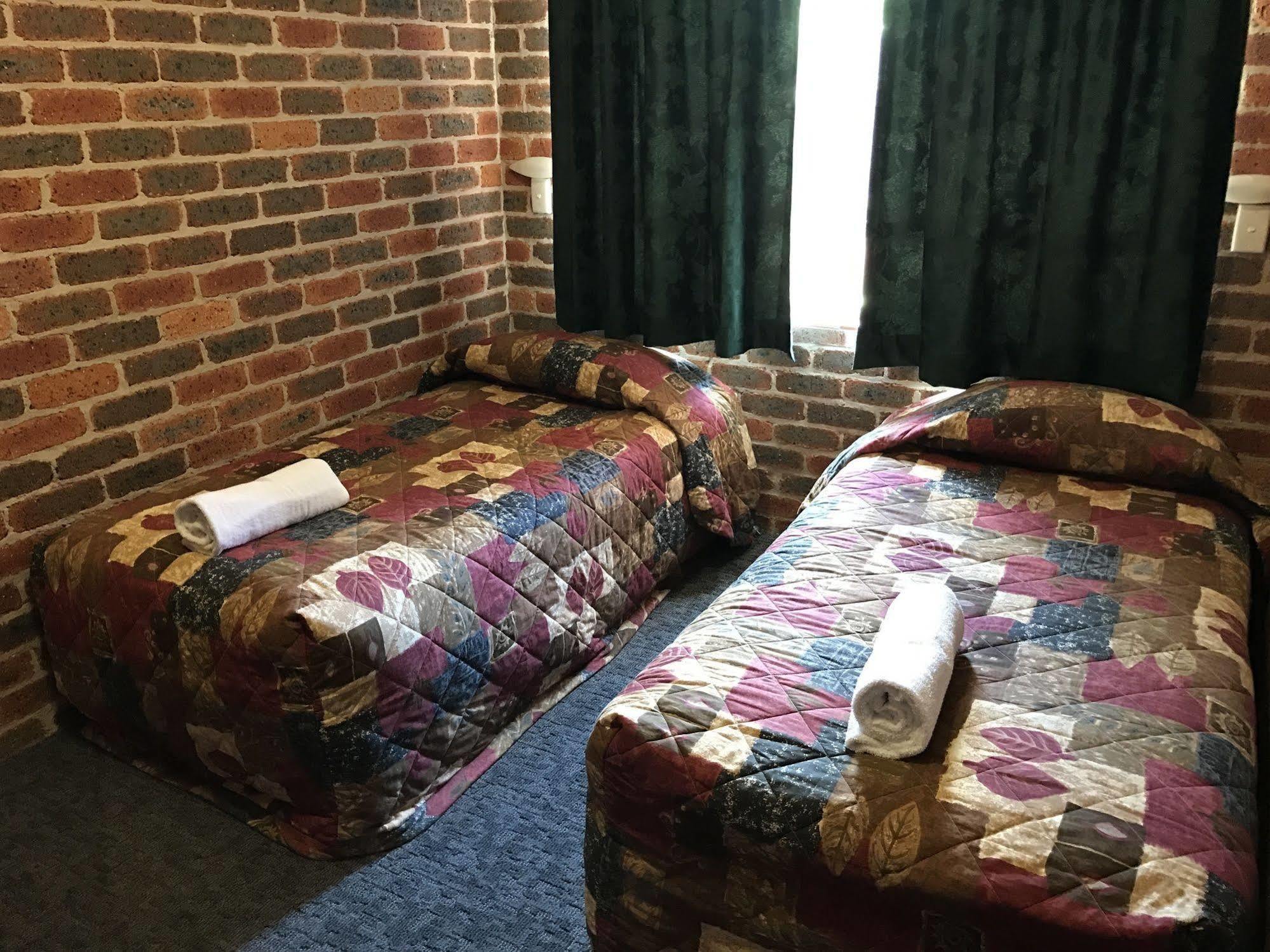 Leeton Heritage Motor Inn Экстерьер фото