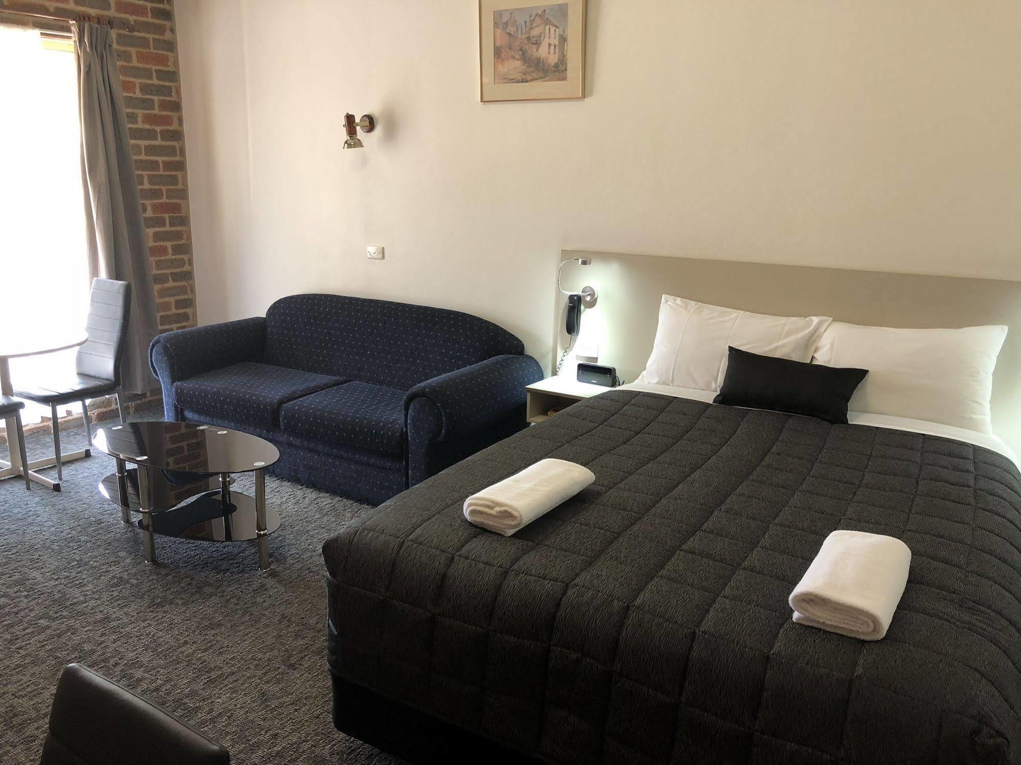 Leeton Heritage Motor Inn Экстерьер фото